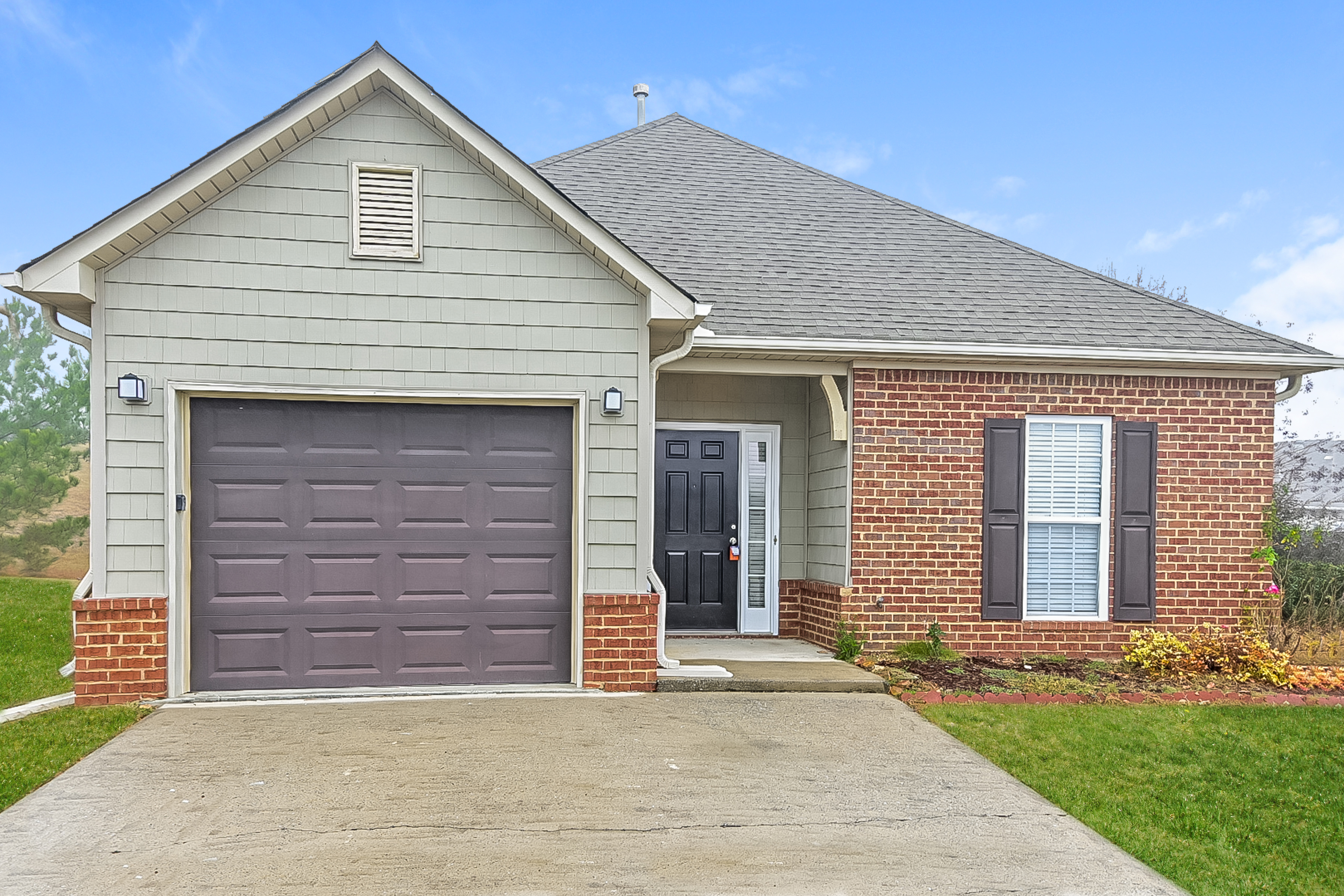 2048 FAIRBANK CIR CHELSEA, AL 35043